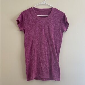 lululemon athletica Mauve Patterned Short Sleeve Tee